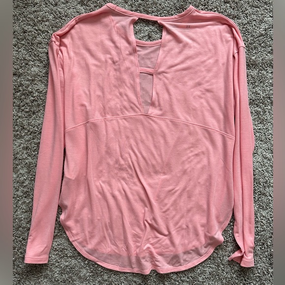 Women’s Long Sleeve Under Armour Shirt - Picture 2 of 3